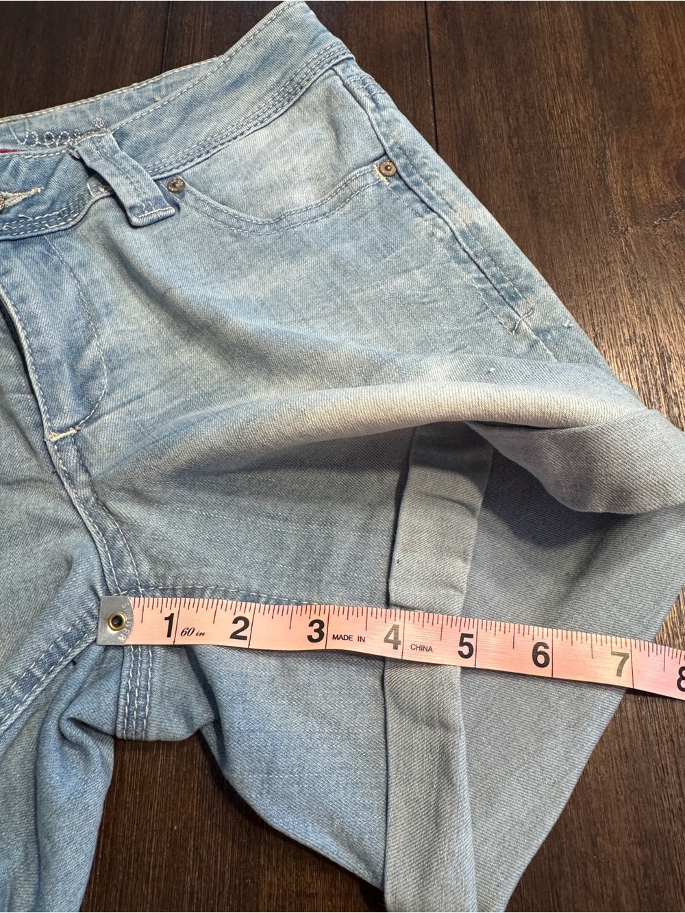 Chip & Pepper California Malibu Mid Rise Denim Shorts S 26 Light Wash Cuffed - Picture 11 of 12